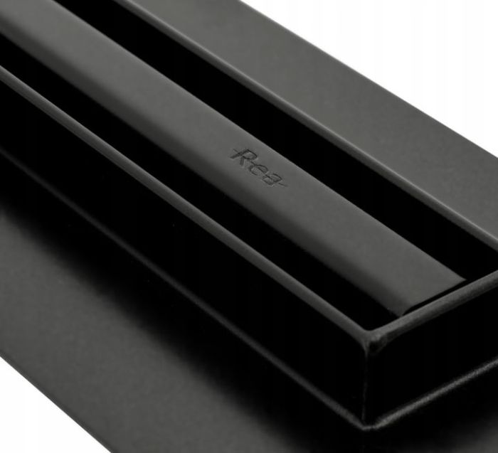 Трап Rea Neo Slim Black Pro 700 мм (REA-G8901)